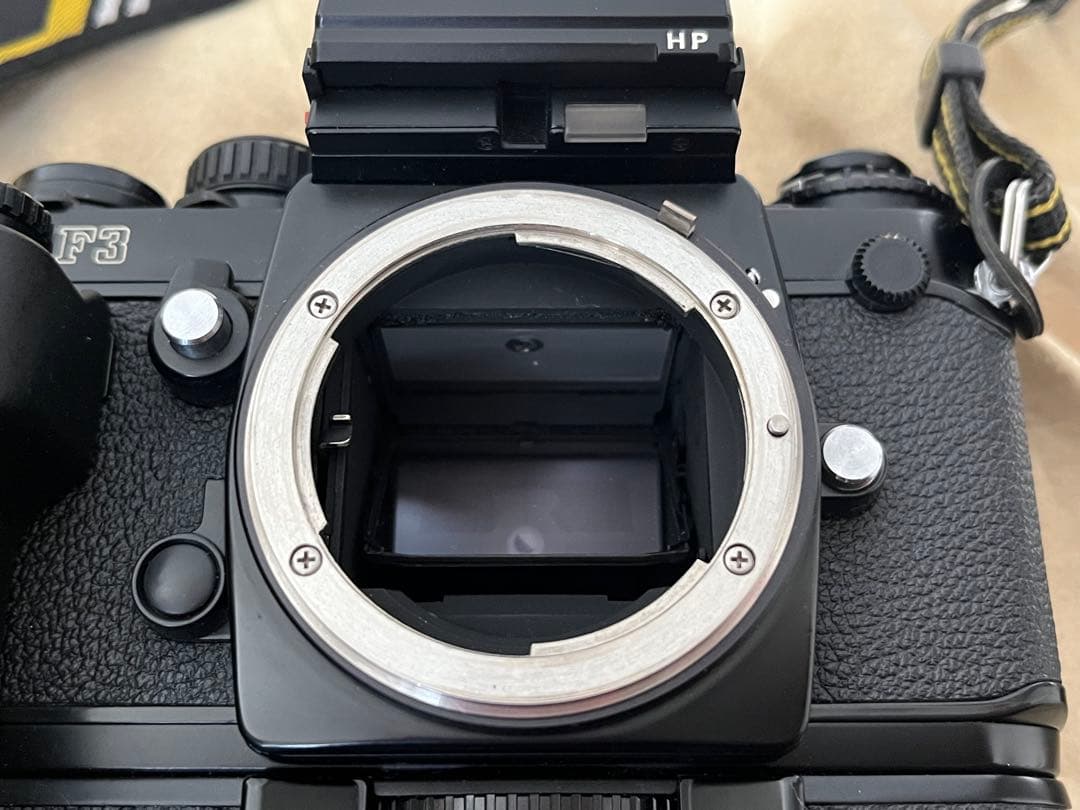 Nikon F3 HP 一眼レフカメラ・SB-12、MD-4、プロストラップ付き