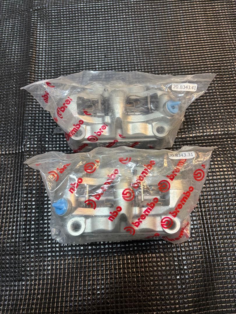 （新品）ブレンボ Brembo 4Pブレーキキャリパー 100㎜ 新品パッド付き