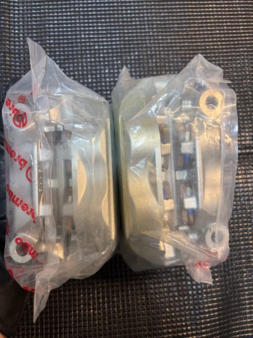 （新品）ブレンボ Brembo 4Pブレーキキャリパー 100㎜ 新品パッド付き