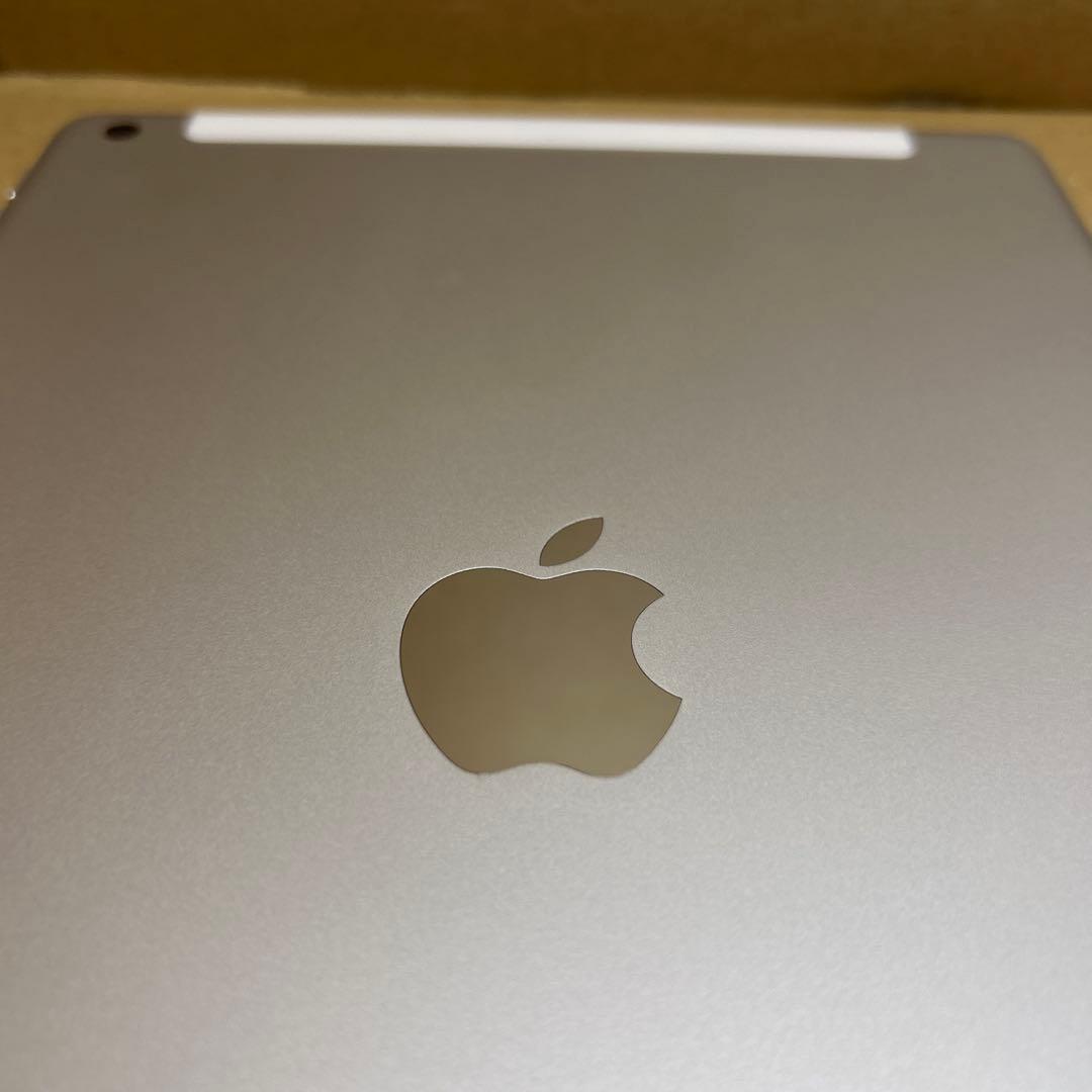 iPad (第７世代) Wi-Fi + Cellular 128GB シルバー