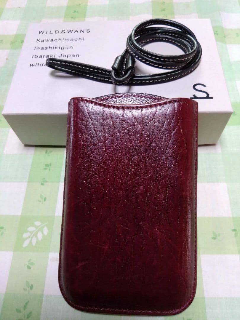 ワイルドスワンズ　スマホケース　プリマスM オットセイ革　カラビナMセット