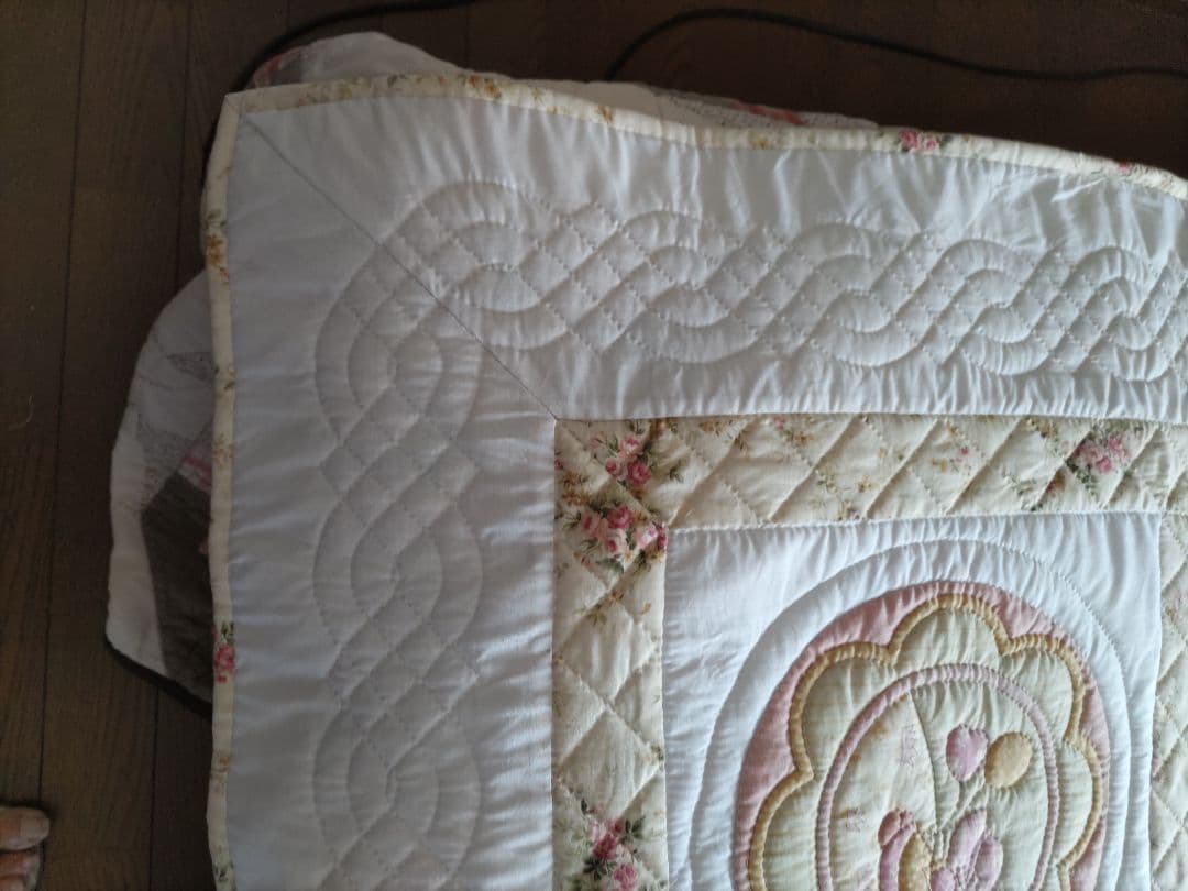 専用になりました。スーちゃんパッチワークキルトタペストリー