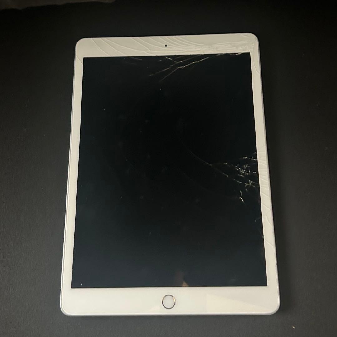 Apple iPad 第7世代 10.2インチ 32GB シルバー