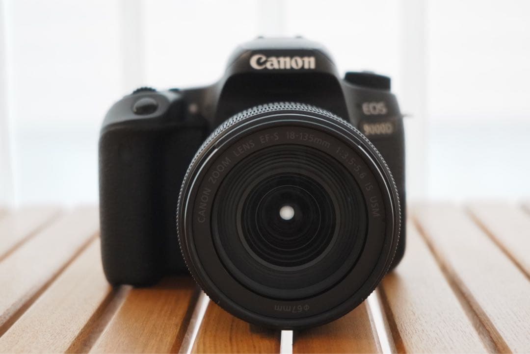 EOS 9000D EF-S18-135 IS USM レンズキット