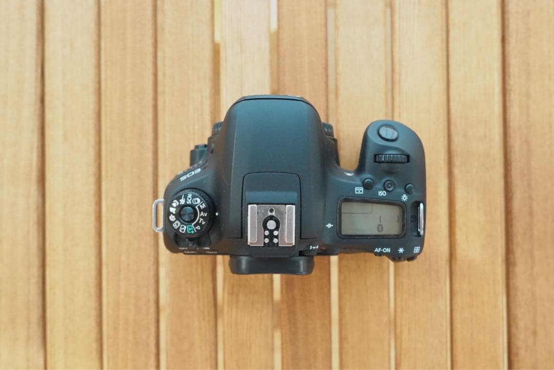 EOS 9000D EF-S18-135 IS USM レンズキット