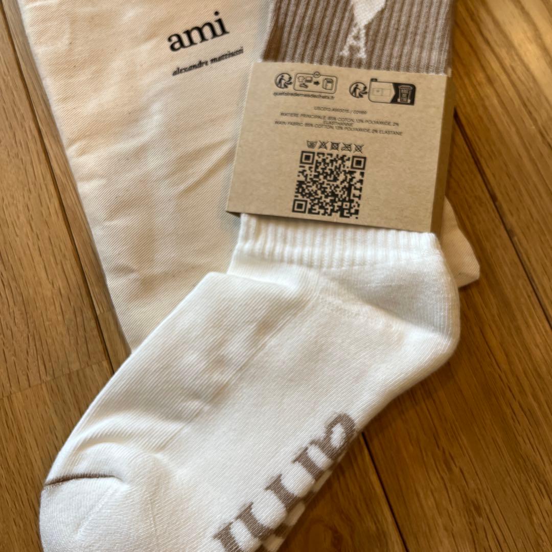 【新品正規品】Amiparis ロゴソックス　ベージュ