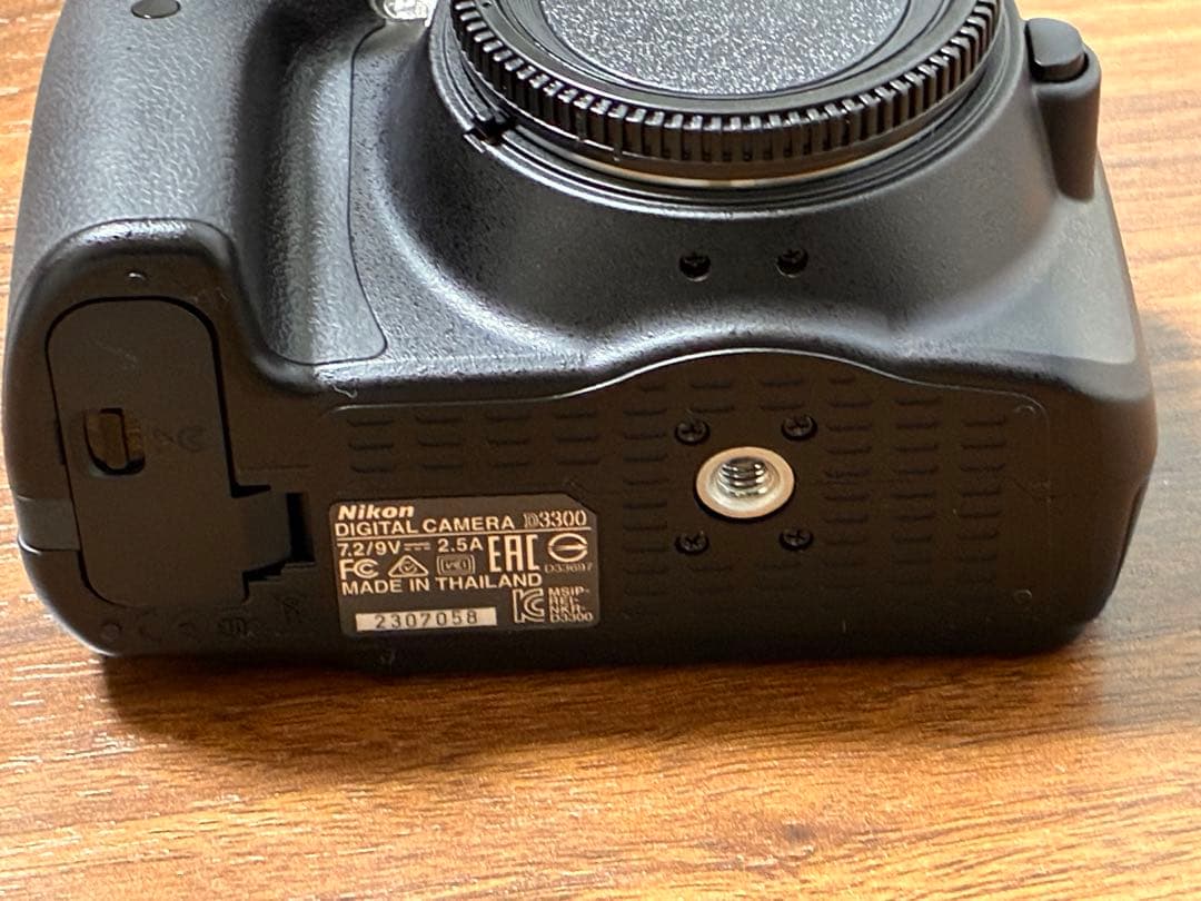 【美品】Nikon D3300 デジタル一眼レフカメラ本体(ショット数587回)