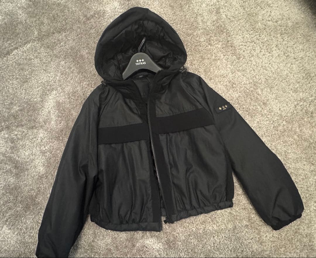 新品未使用　国内直営店　TATRAS タトラスMORAVA ショートダウン 黒