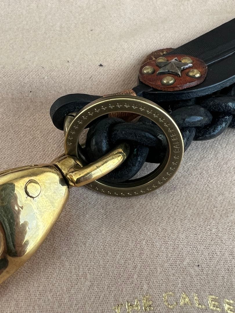 calee キャリー　レザーキーホルダー　クライミー