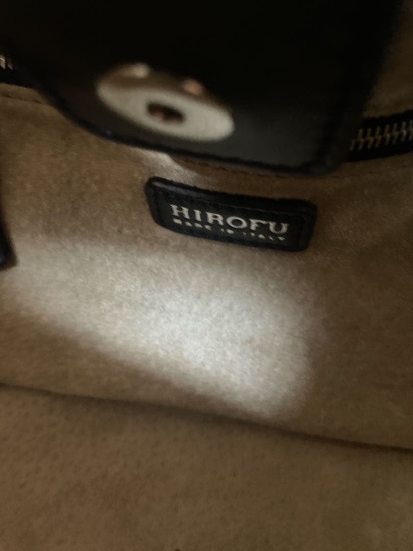 24時間以内発送　HIROFU レザーハンドバッグ　濃紺　クリーム＆保管袋付き