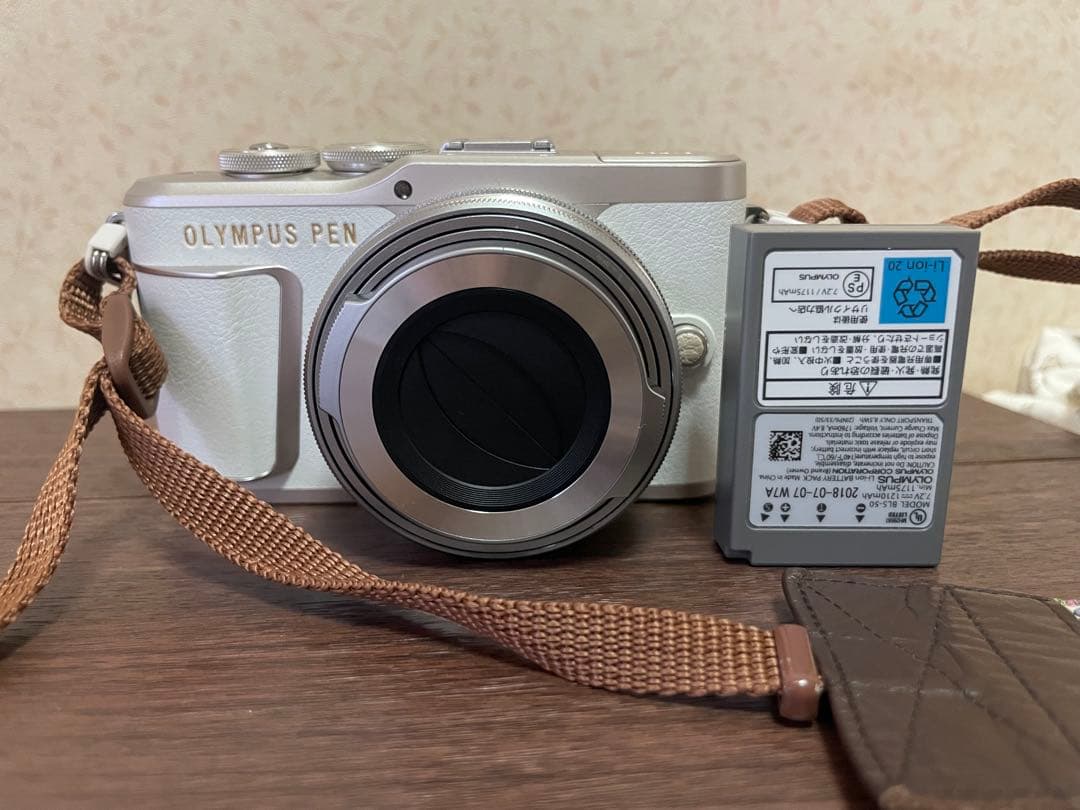 OLYMPUS PEN E-PL9ミラーレス一眼カメラ ホワイト