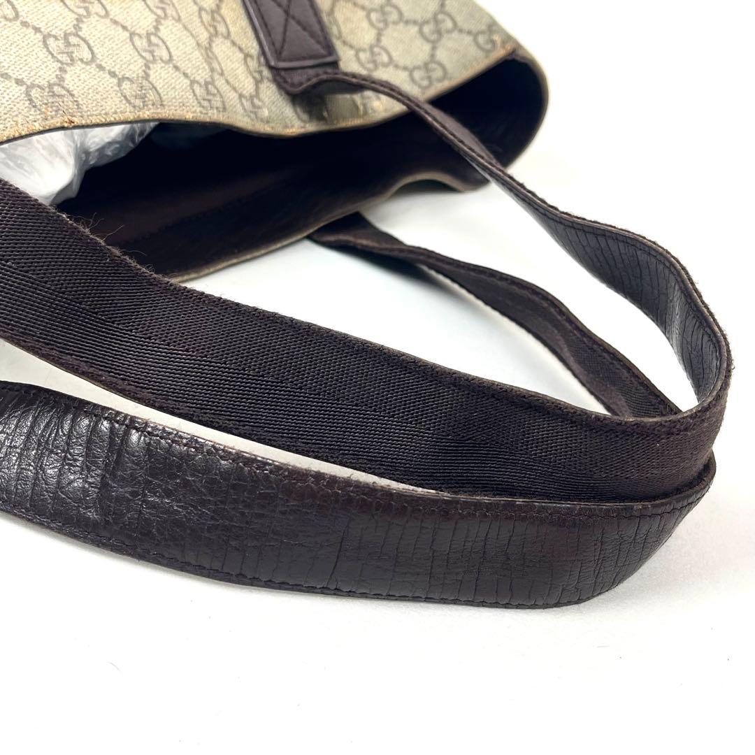 グッチ　トートバッグ　GGスプリーム　ロゴ総柄　プレート　PVCレザー　特価品