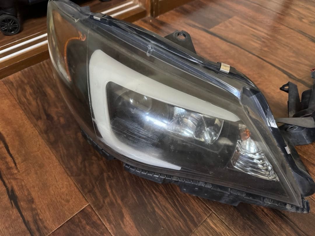 スバル インプレッサ ヘッドライト