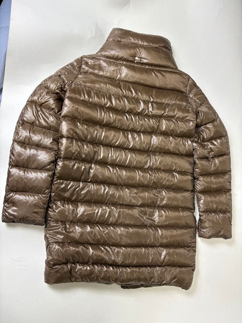れ*ー様 【Herno】　ヘルノ　 ベージュ ダウンコート サイズ42 美品