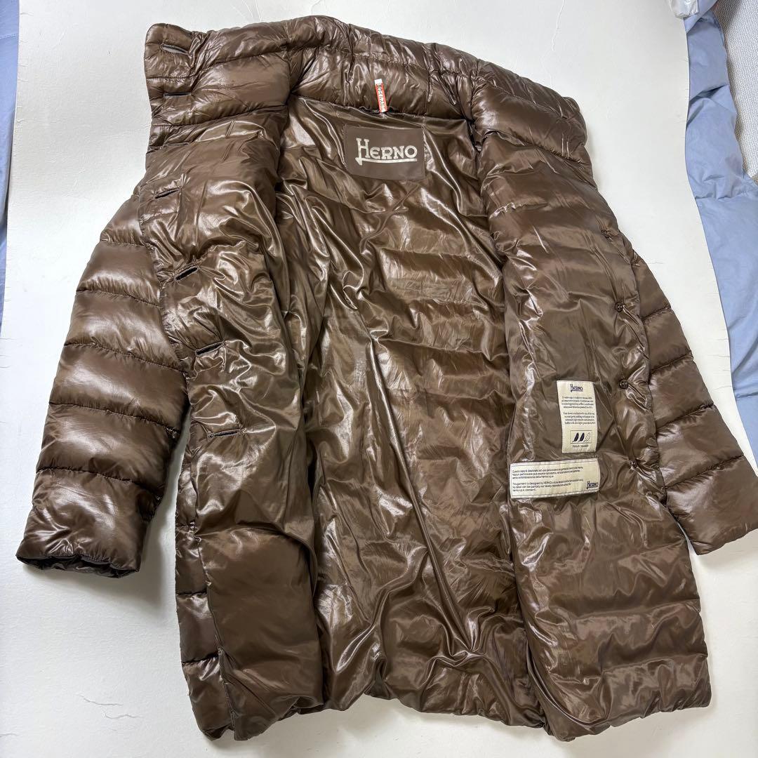 れ*ー様 【Herno】　ヘルノ　 ベージュ ダウンコート サイズ42 美品