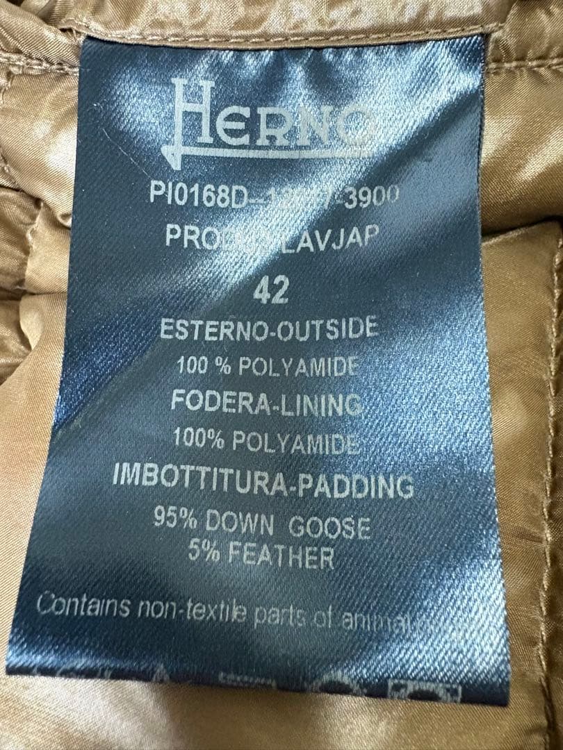 れ*ー様 【Herno】　ヘルノ　 ベージュ ダウンコート サイズ42 美品