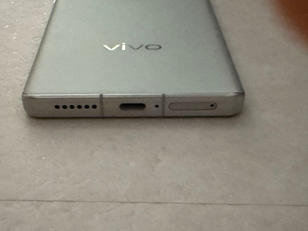 Vivo X100 Ultra 16GB 1TB チタニウム 付属品完備　美品