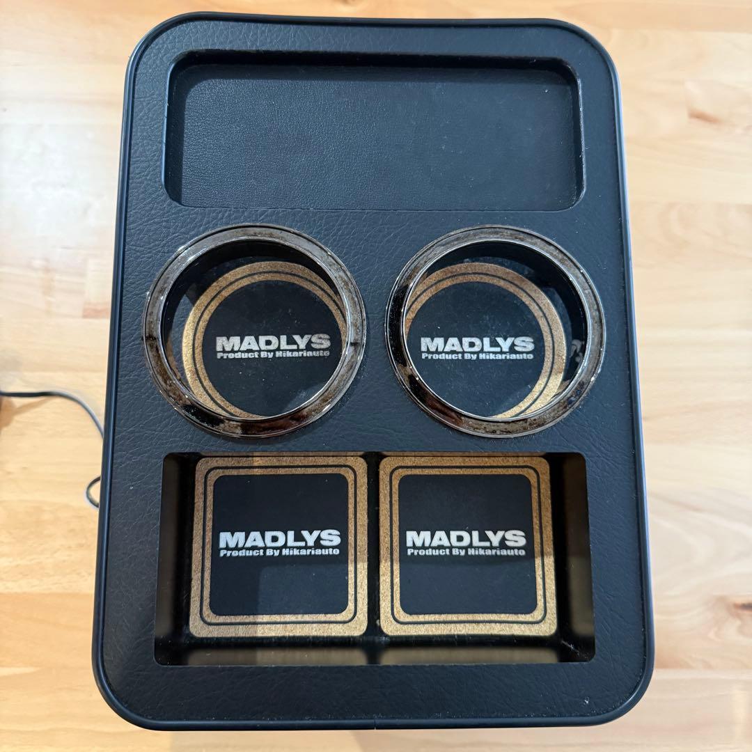 デリカd5 センターテーブル　MADLYS