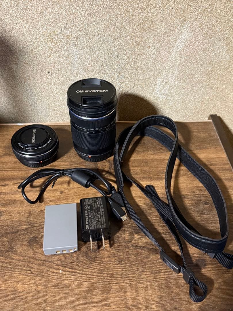 OLYMPUS PEN E-P7 ミラーレス一眼　ダブルレンズキット