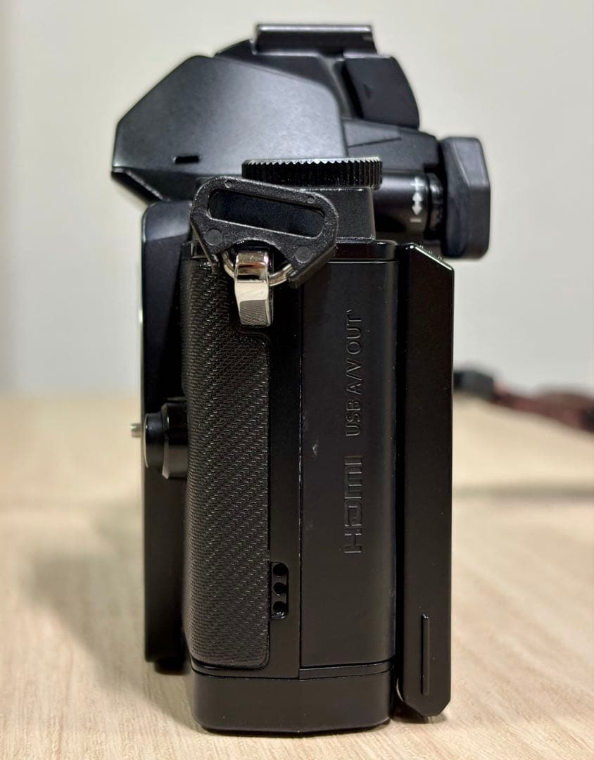 OLYMPUS OM-D E-M5 ミラーレス一眼 14-42mm WifiSD