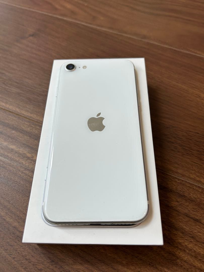 iPhoneSE 第二世代　ホワイト64GB