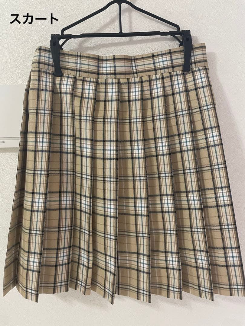 Lovetoxic卒服 ベージュ ブレザー＋スカート＋白ブラウス+ ネクタイ