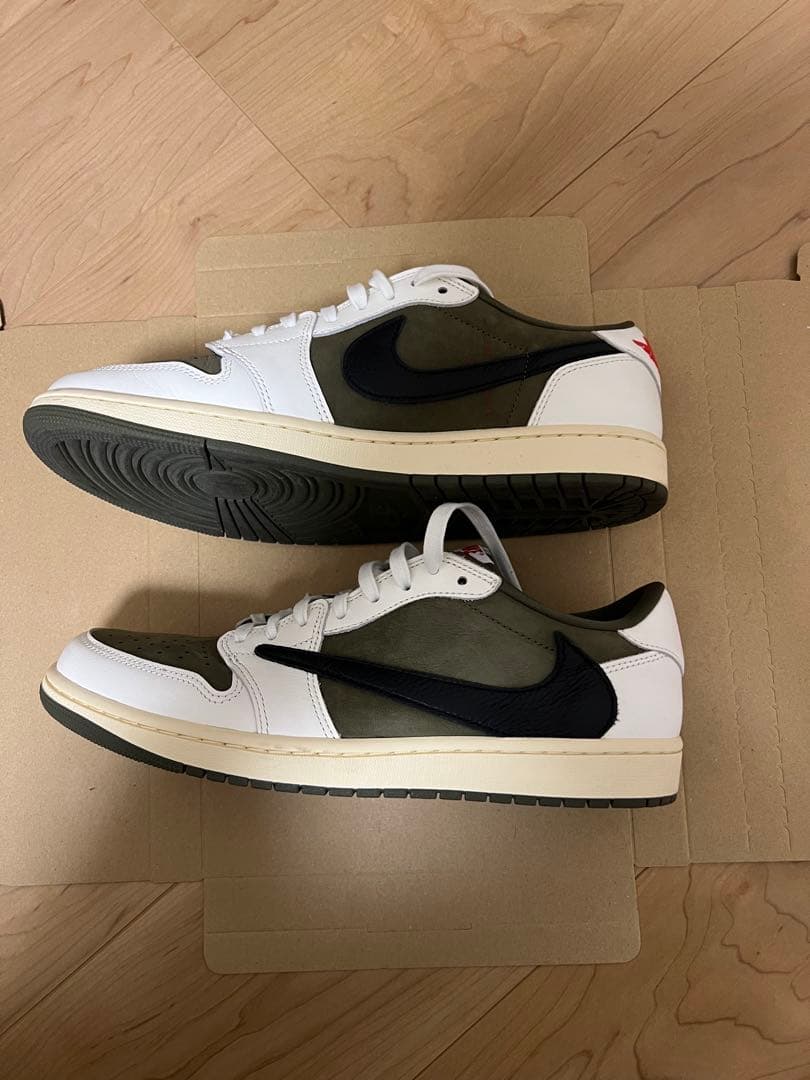 Travis Scott Nike Air Jordan 1 リバースオリーブ