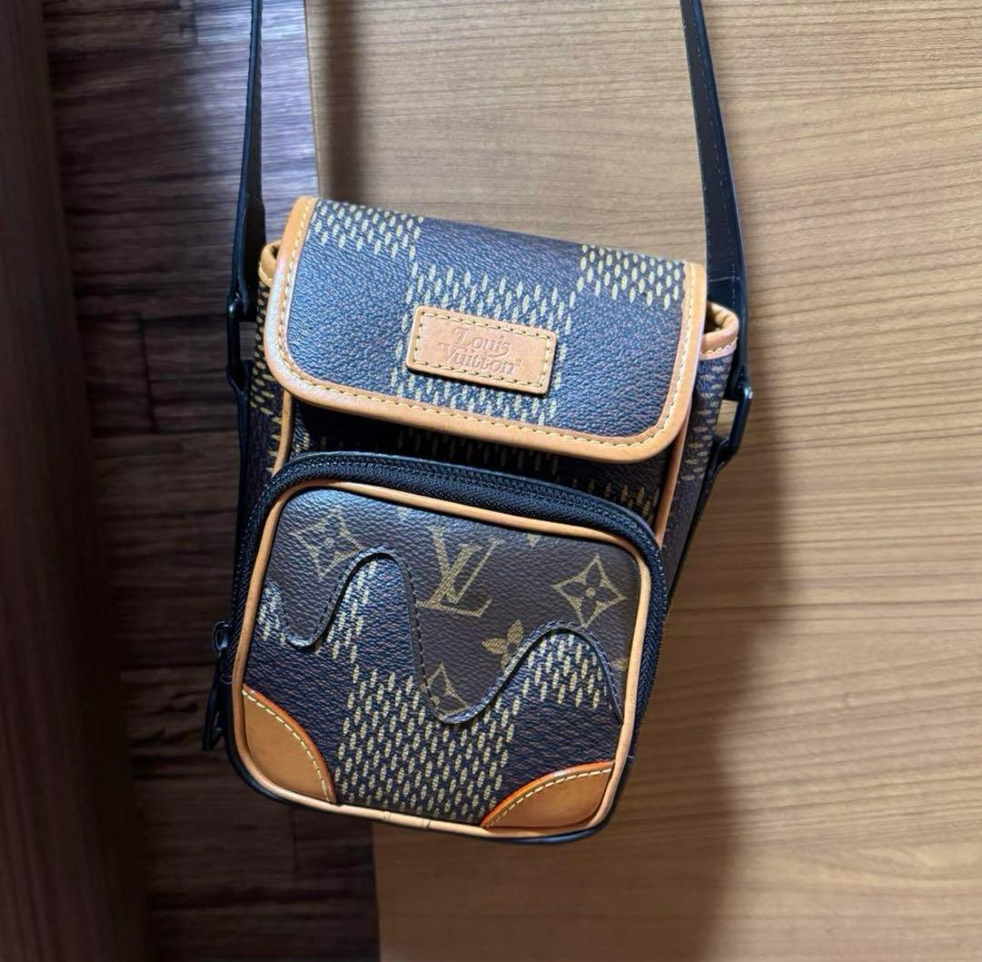 アマゾンメッセンジャー【ルイヴィトン×NIGO】