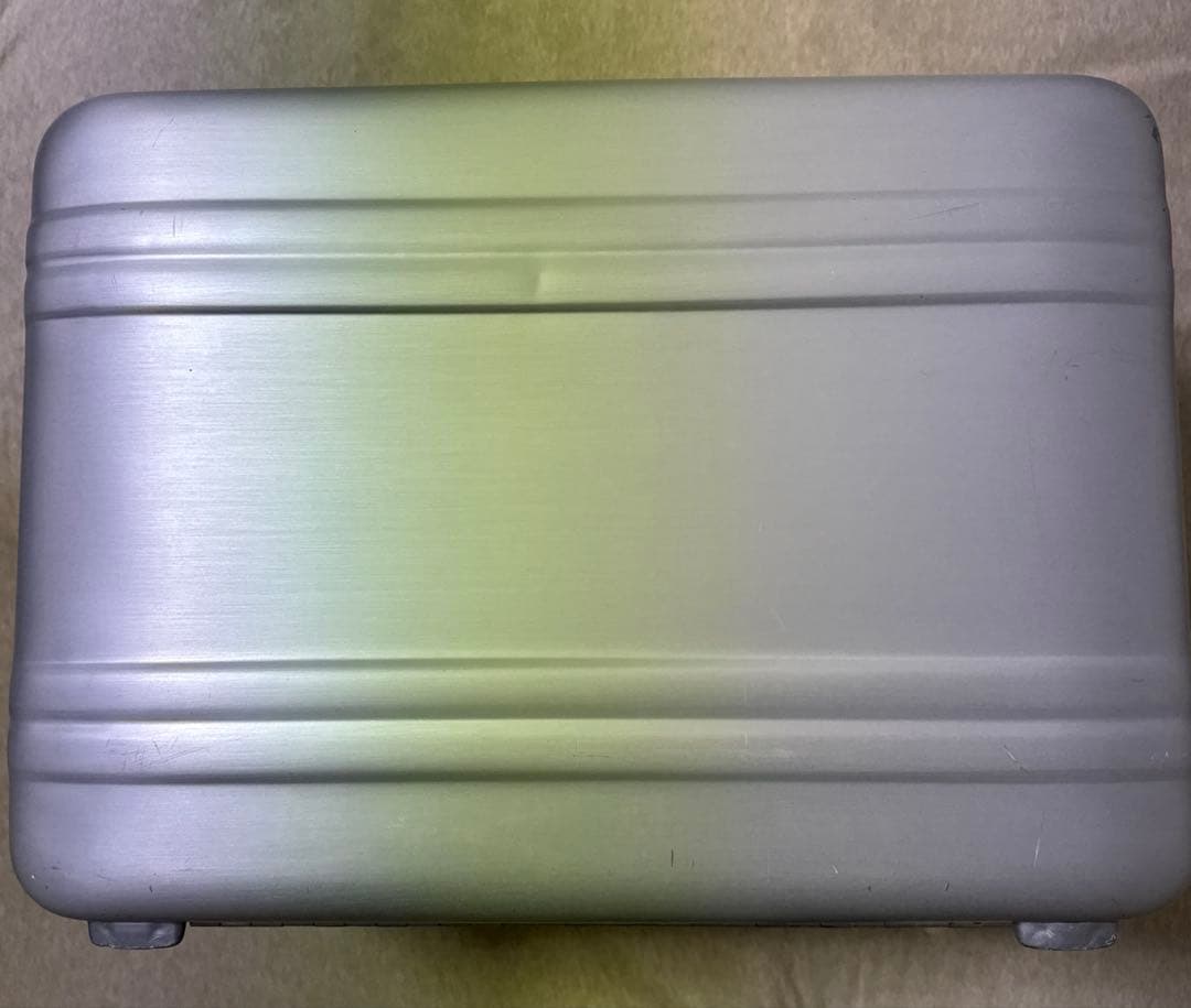 ゼロハリリバートン, アタッシュケース