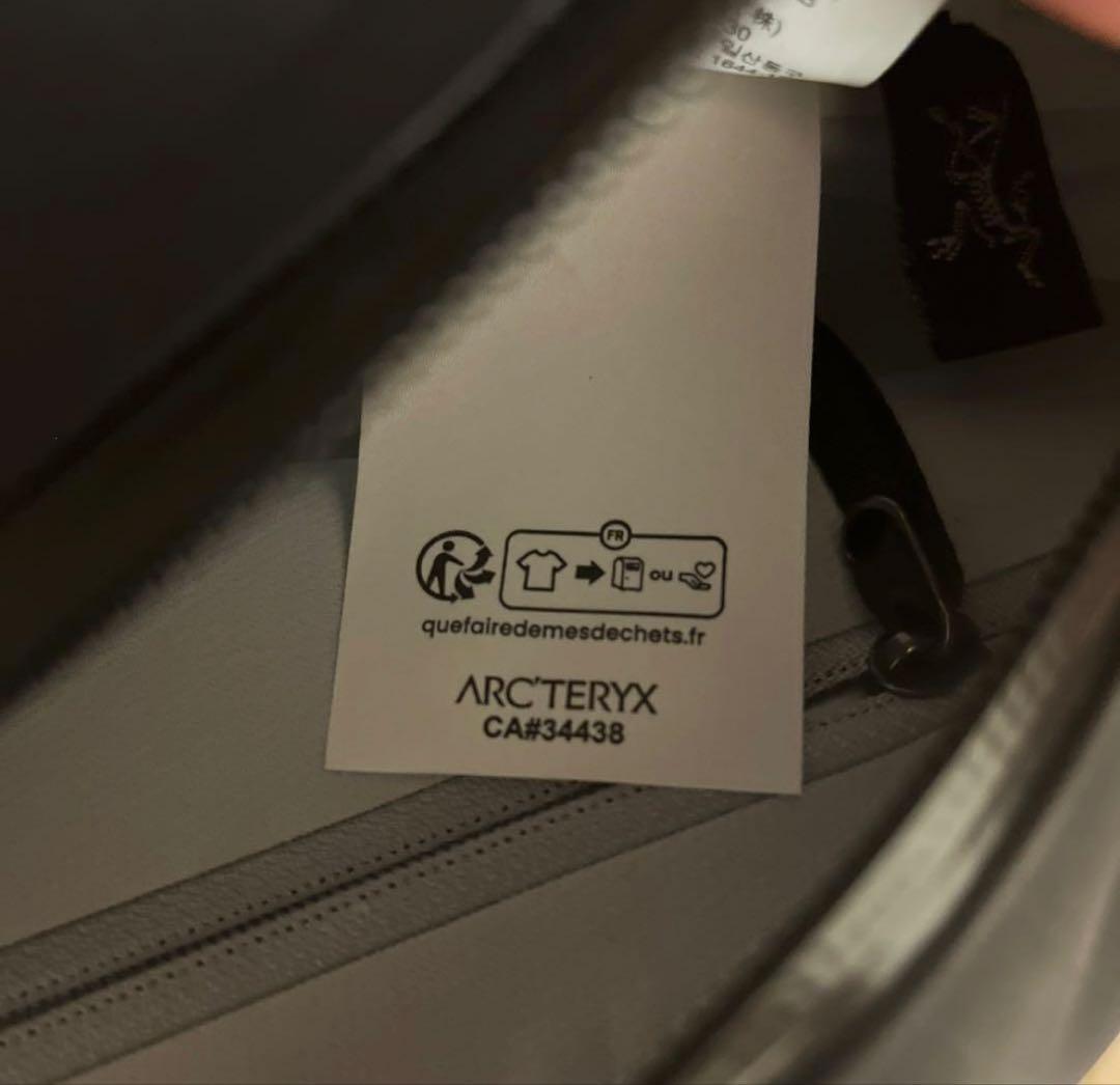 アークテリクス　クロスボディバッグ