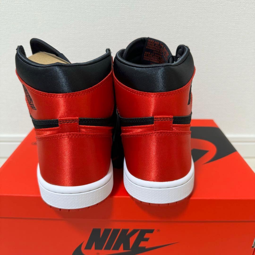 靴 AIR JORDAN 1 Satin Bred
