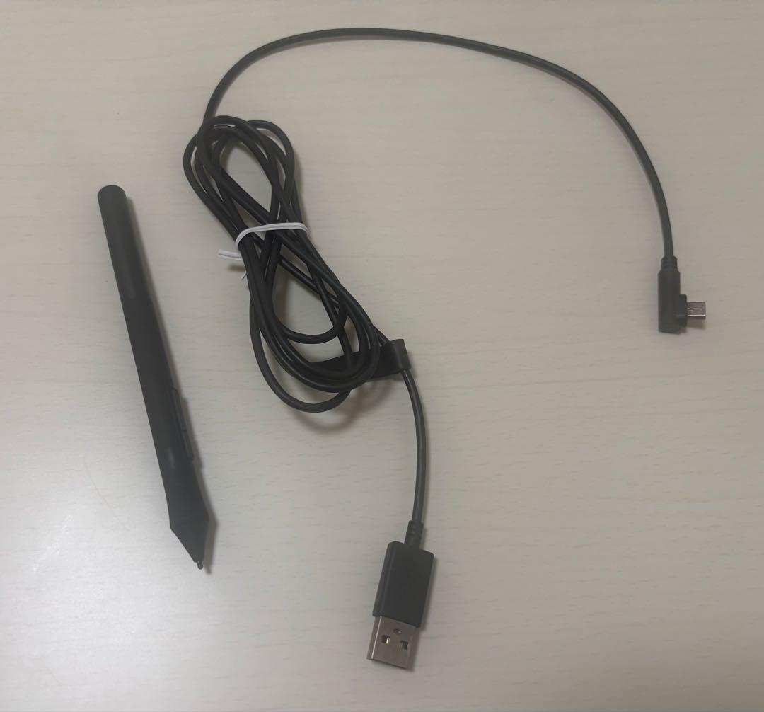 【1/18まで限定値下中】wacom ペンタブレット ガイドブック付