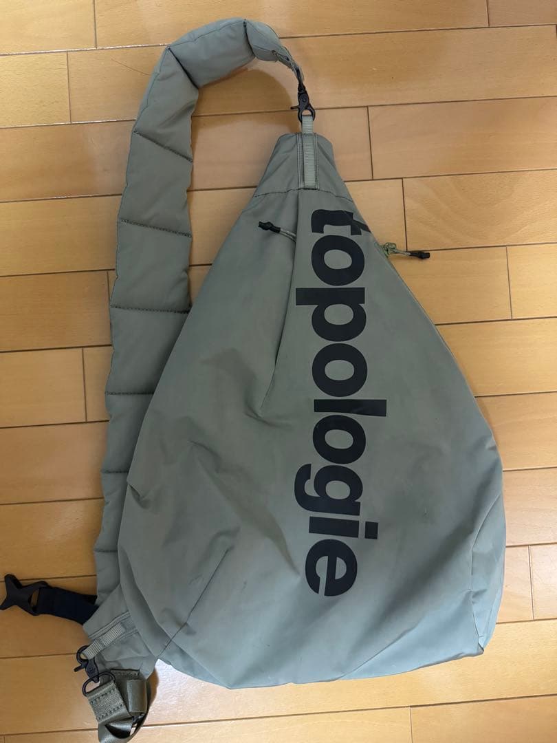 美品Topologie スリングメッセンジャー　ラージ/ストラップ付き