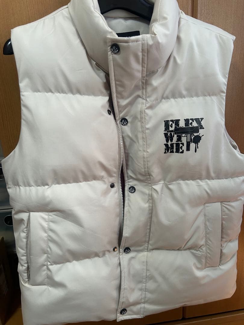 FLEX WIT ME 白 ダウンベスト 着画あり