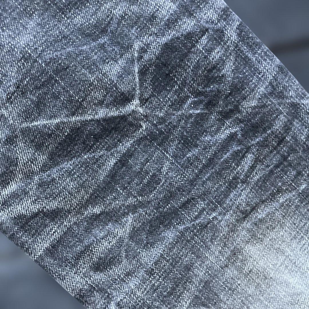 美シルエットCIVARIZEストレートデニム ブラックダメージ加工美品　44