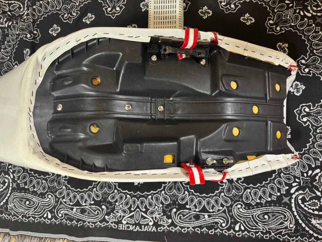 CBX400F CBX550F シート　3段シート