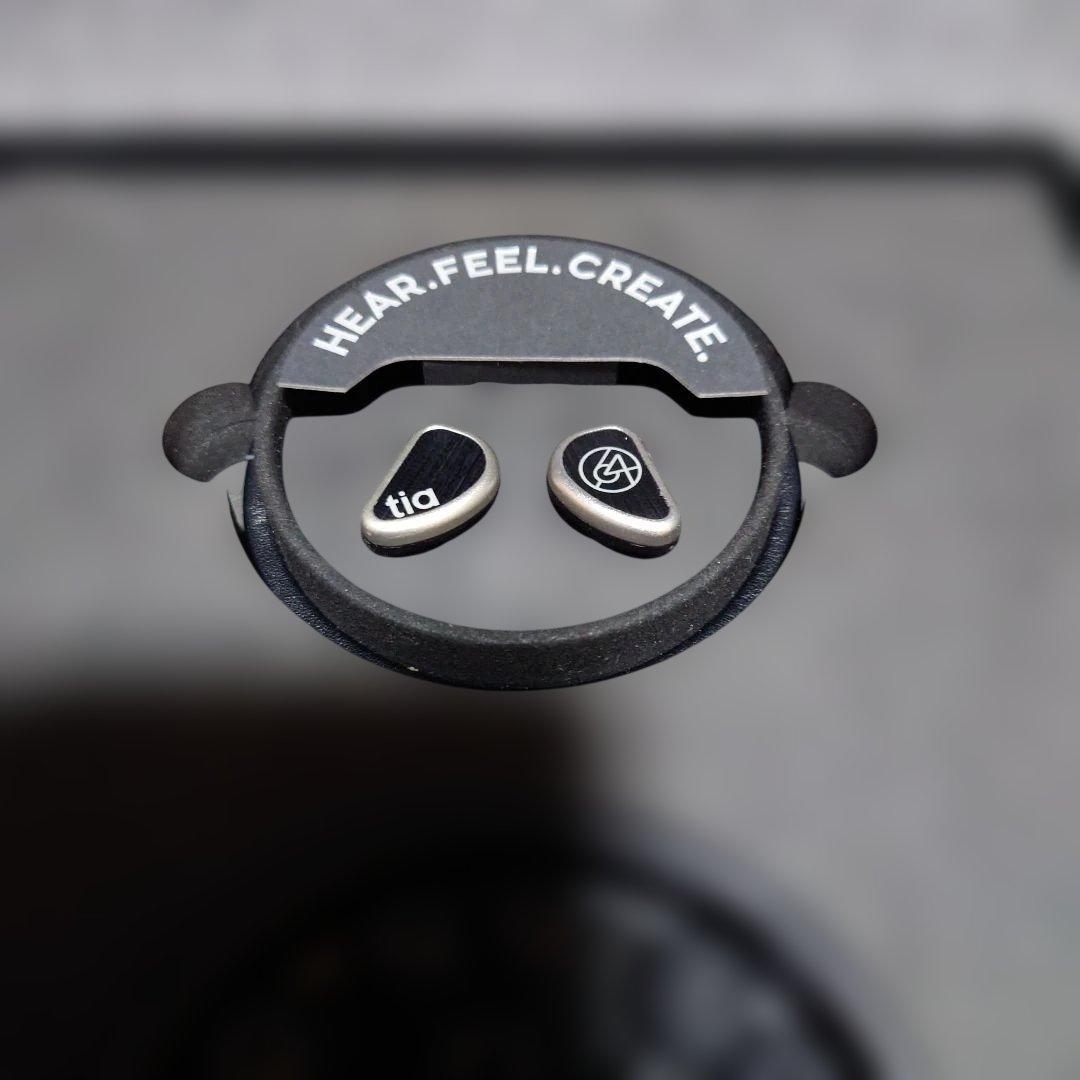 64Audio【tia trio】ハイエンドイヤホン