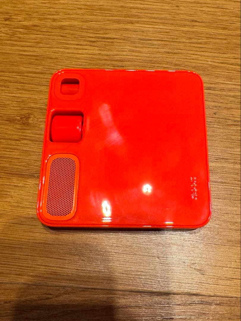 【中古】Rabbit R1 ポータブルAIアシスタント