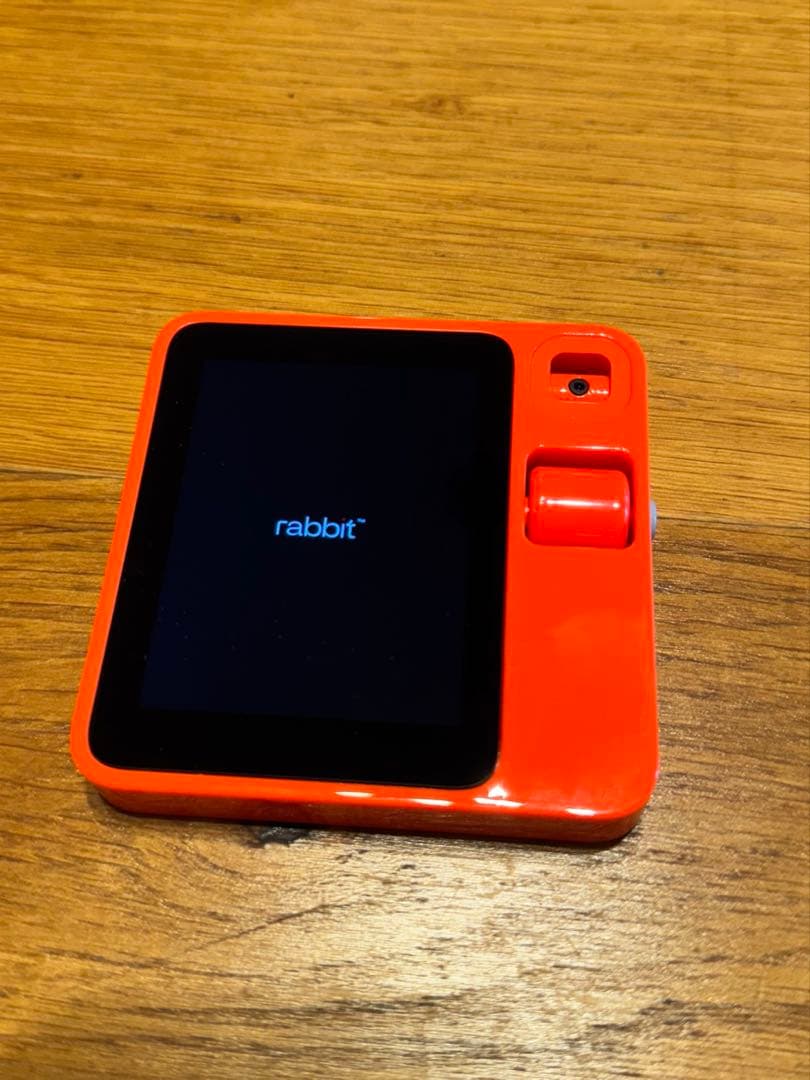 【中古】Rabbit R1 ポータブルAIアシスタント