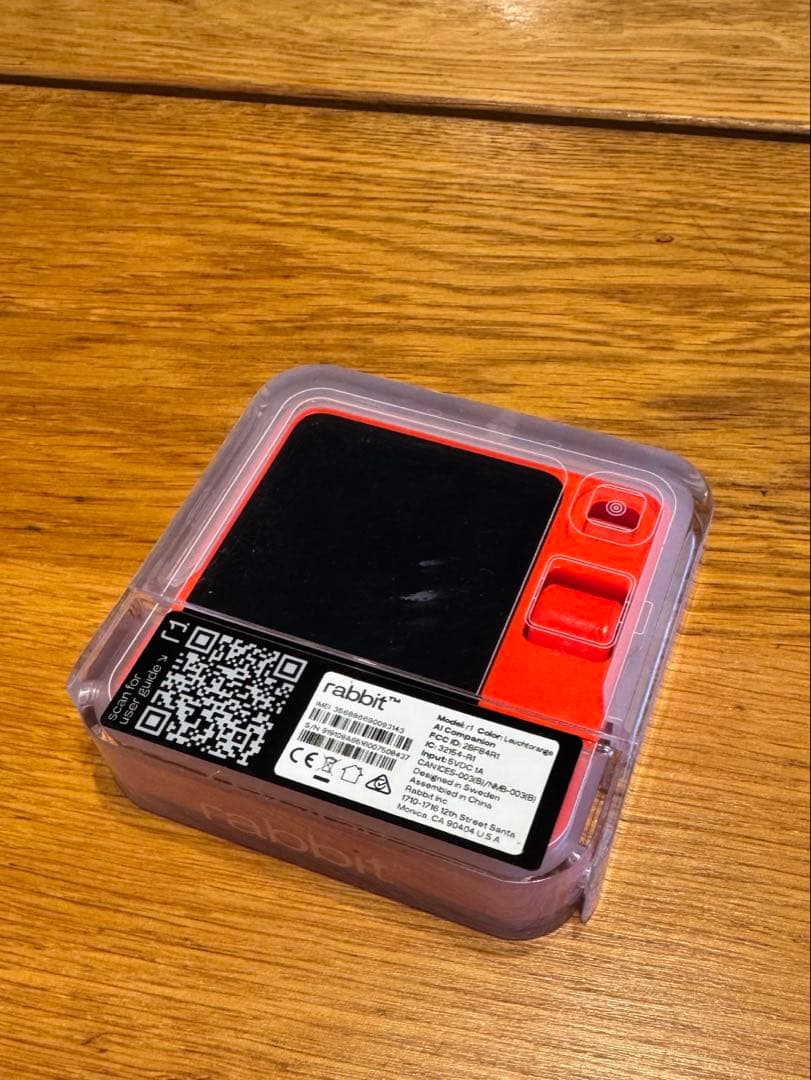 【中古】Rabbit R1 ポータブルAIアシスタント