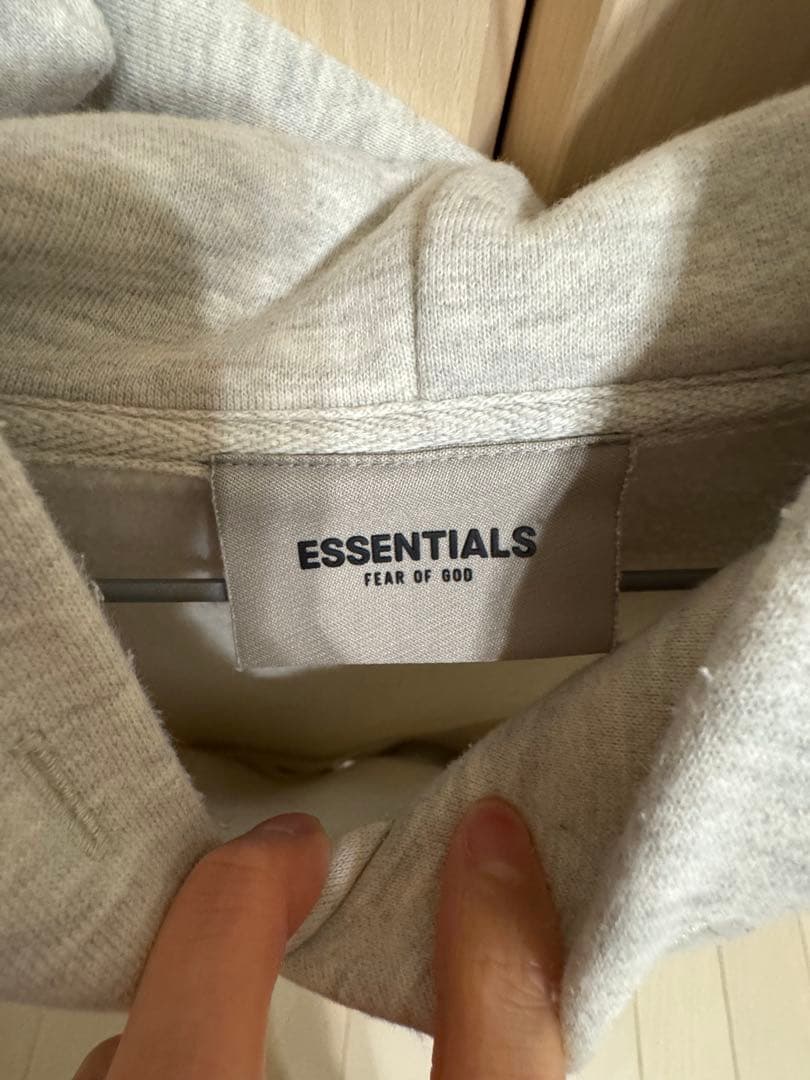 ESSENTIALS パーカー