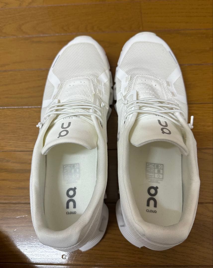 On Cloud5 ホワイトスニーカー