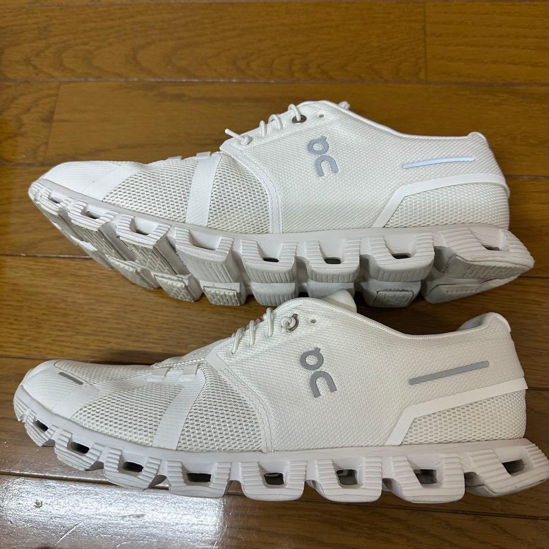 On Cloud5 ホワイトスニーカー