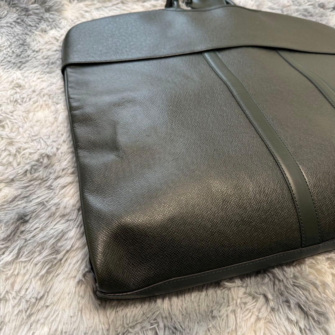 美品 LOUIS VUITTON タイガ ベーリング ガーメントバック