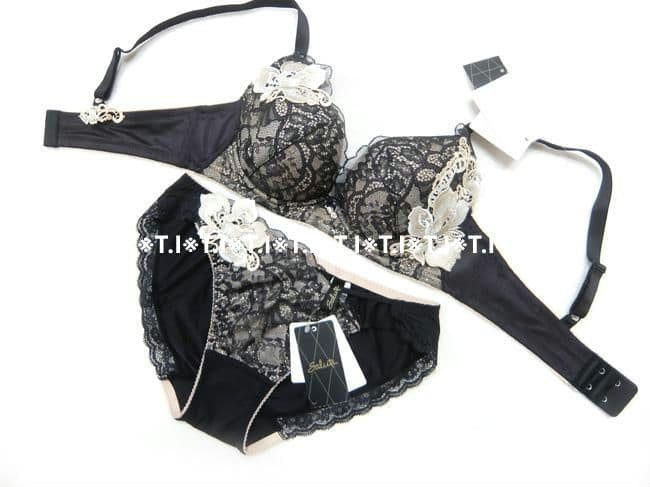 サルート/95G　D75＆ノーマルショーツL　BL　VIVALINE