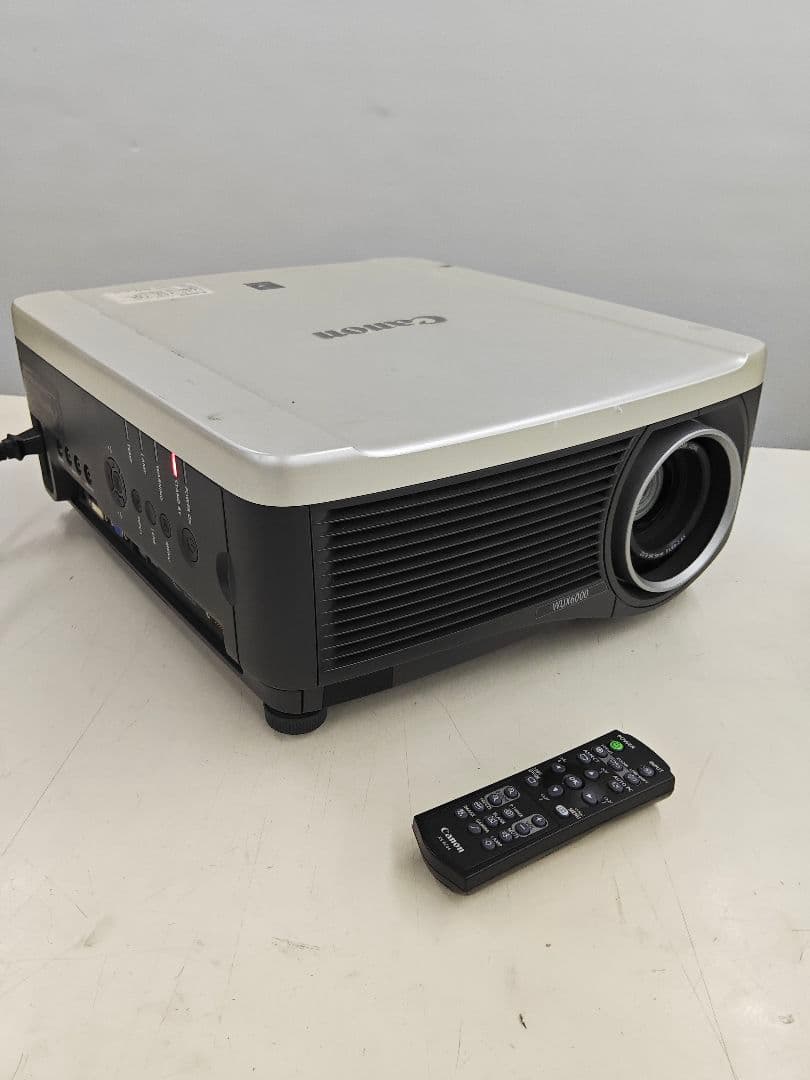 Canon WUX6000 プロジェクター　ランプ時間１７１７ｈ　訳あり