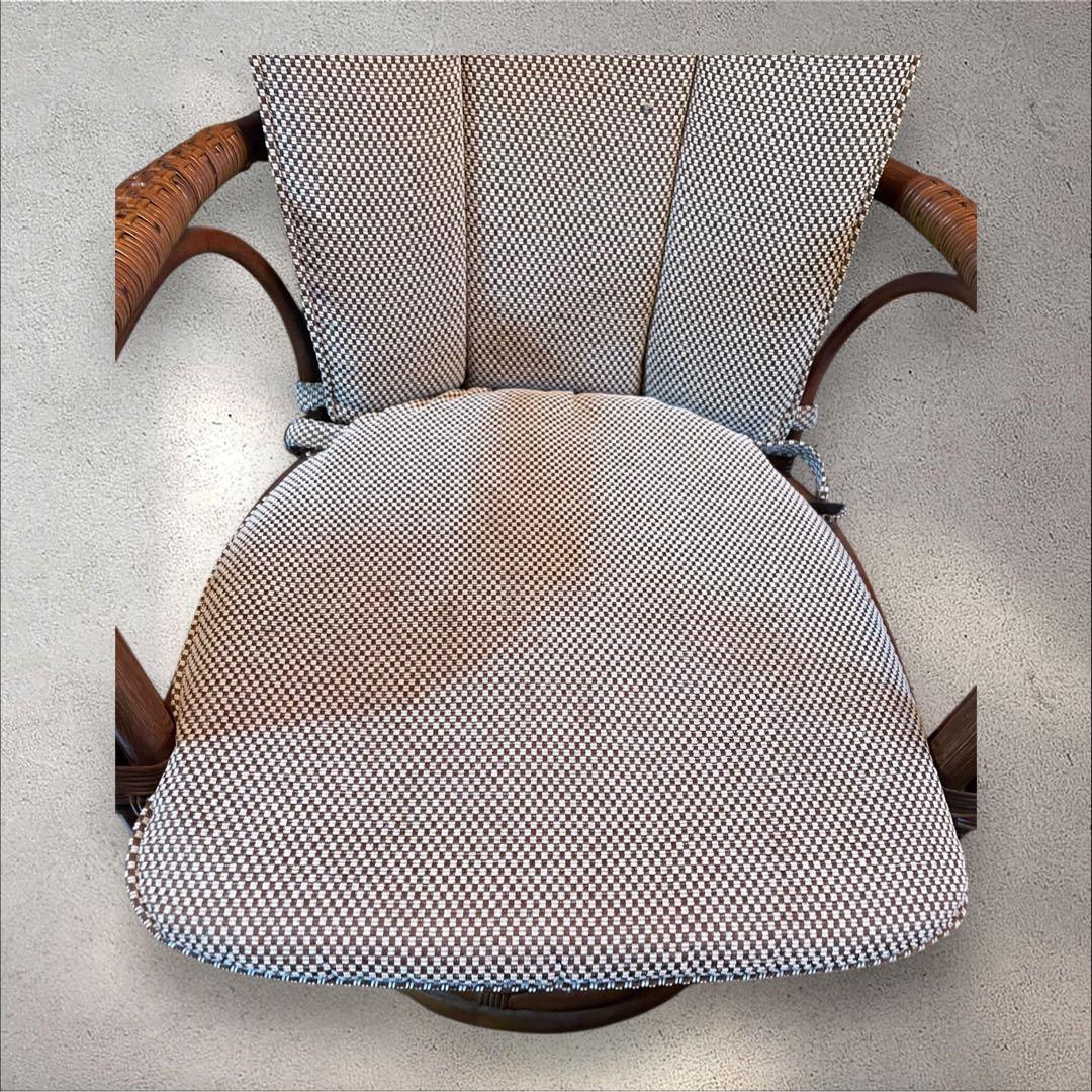 KAZAMA 籐　360度回転椅子　クッション有　引取り可（割引）