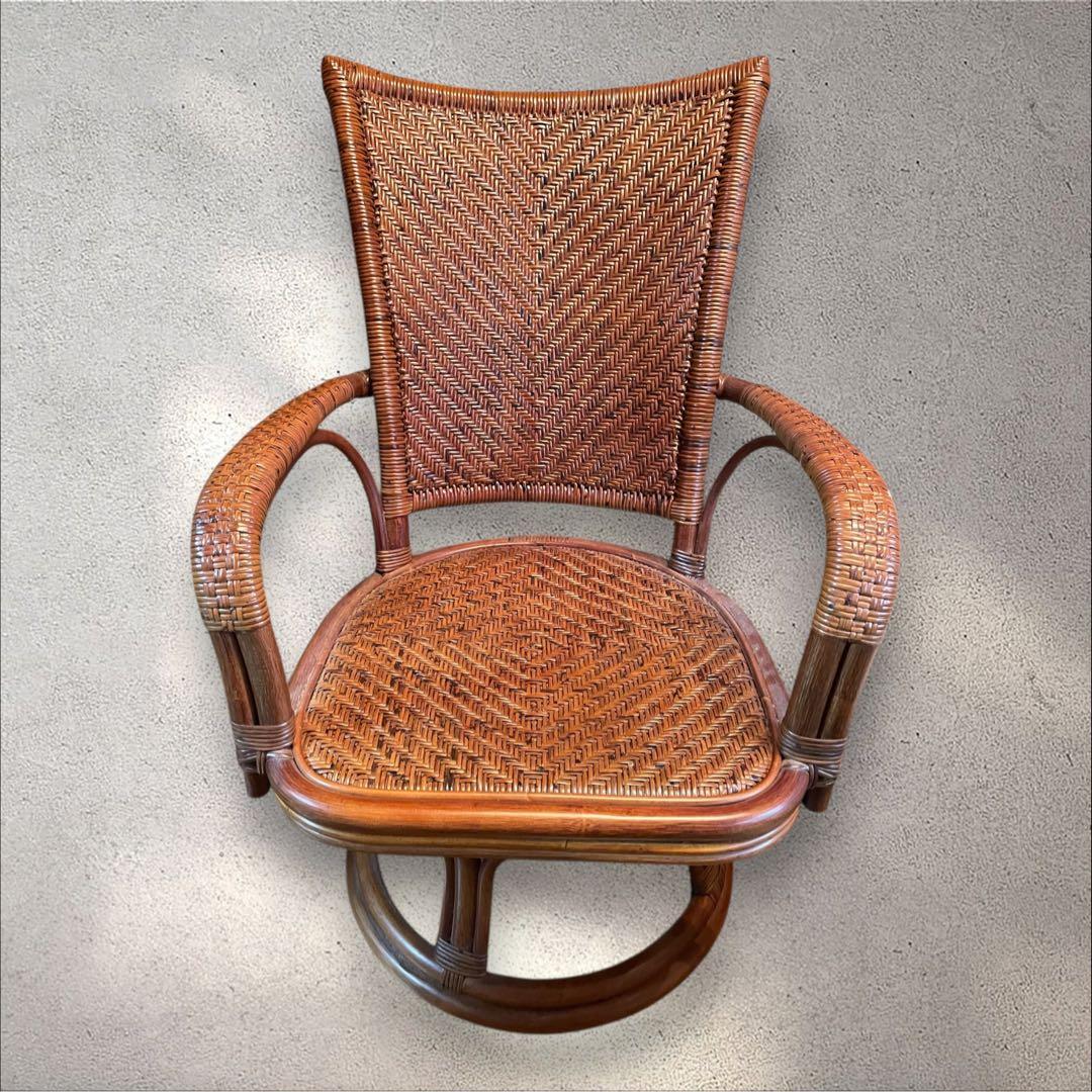 KAZAMA 籐　360度回転椅子　クッション有　引取り可（割引）