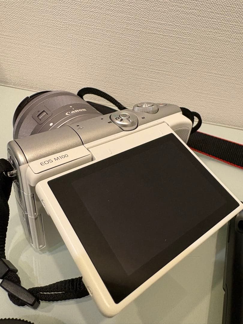Canon EOS M100 ミラーレス一眼 15-45mmレンズ