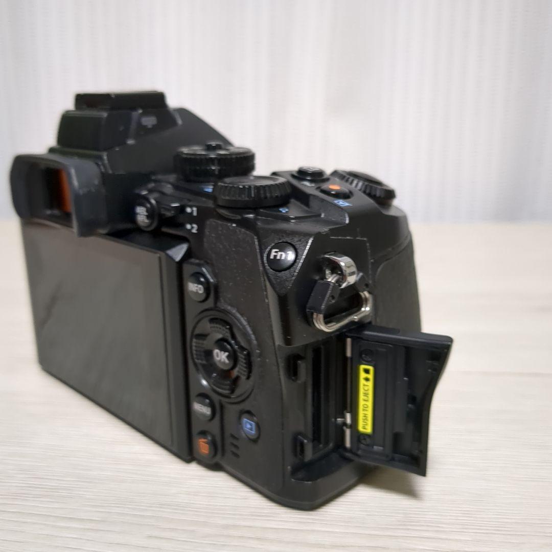 OLYMPUS OM-D E-M1 ミラーレスカメラ